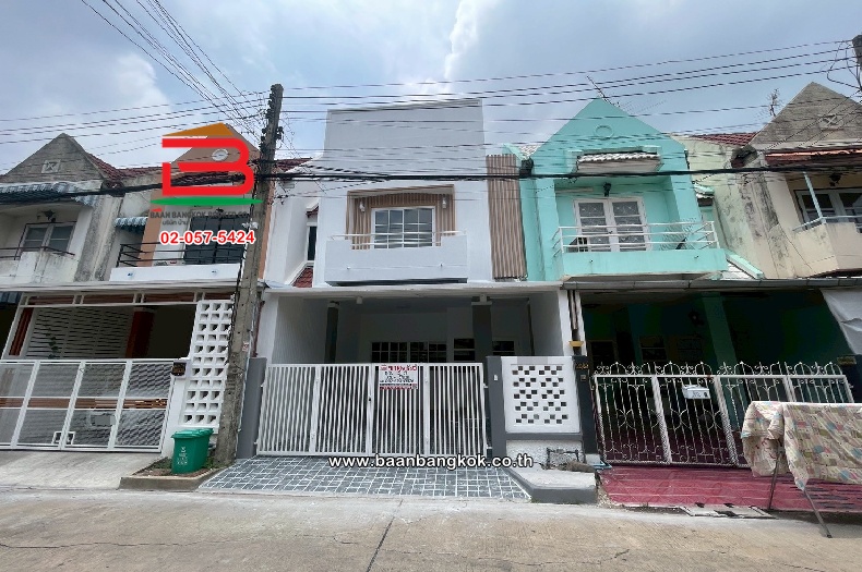 ทาวน์เฮาส์ หมู่บ้าน สราญธร คลอง 4 เนื้อที่ 19 ตารางวา ตำบลบึงยี่โถ อำเภอธัญบุรี จังหวัดปทุมธานี   