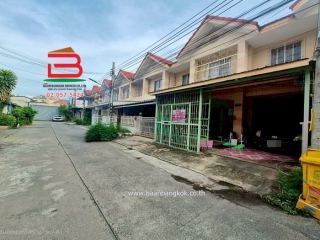 10675, ทาวน์เฮาส์ หมู่บ้าน วิโรจน์วิลล์ เนื้อที่ 18.2 ตรว. ถนนทางหลวงหมายเลข 345 ตำบลละหาร อำเภอบางบัวทอง จังหวัดนนทบุรี