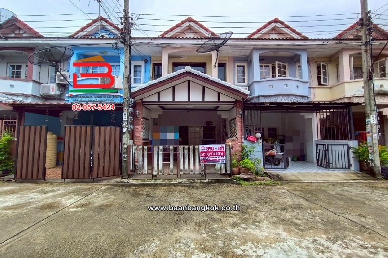 ทาวน์เฮาส์ หมู่บ้าน เมืองทรัพย์ธานี เนื้อที่ 16 ตร.ว เลียบคลองสอง 25 แขวงสามวาตะวันตก เขตคลองสามวา กรุงเทพมหานคร 