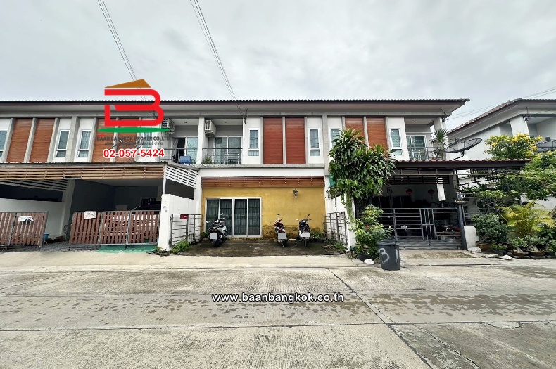 ทาวน์โฮม โครงการ ราชพฤกษ์ สุวรรณภูมิ-ลาดกระบัง เนื้อที่ 22.5 ตารางวา ซอยฉลองกรุง 61 แขวงลำปลาทิว เขตลาดกระบัง กรุงเทพมหานคร