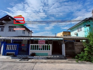 11447, ทาวน์เฮาส์ เนื้อที่ 14 ตร.ว. ซอยลำลูกกา 41, ใกล้รถไฟฟ้าสายสีเขียว(สถานีคูคต) ถนนพหลโยธิน ตำบลคูคต อำเภอลำลูกกา ปทุมธานี  