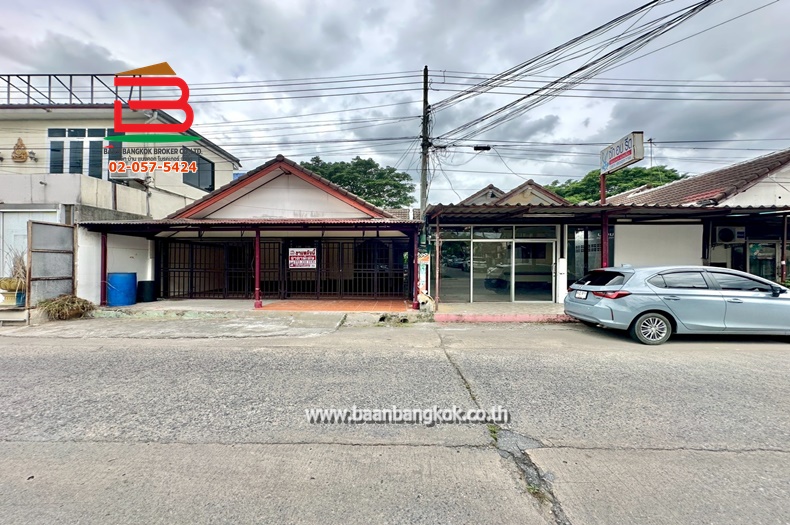 บ้านเดี่ยว หมู่บ้าน พรธิสาร 4 เนื้อที่ 32 ตรว. ถนนรังสิต-นครนายก ตำบลคลองหก อำเภอคลองหลวง จังหวัดปทุมธานี