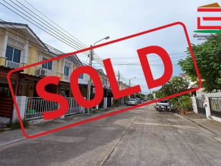 11450, ทาวน์เฮาส์ หมู่บ้าน พฤกษาวิลล์ วงแหวน-พระราม 2 (ใกล้เซนทรัลพระราม 2) เนื้อที่ 17.5 ตรว. ถนนพระราม 2 แขวงแสมดำ เขตบางขุนเทียน 