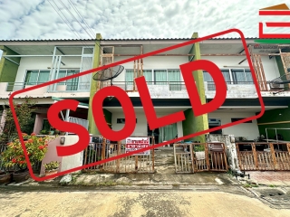 10375, ทาวน์โฮม เดอะทรัสต์ทาวน์ วงแหวน-ลําลูกกา (เทศบาลลำลูกกา 1) เนื้อที่ 19.8 ตร.ว ตำบลบึงคำพร้อย อำเภอลำลูกกา จังหวัดปทุมธานี   