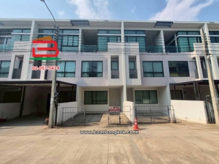 10928, ทาวน์โฮม โครงการ โคราซอน ประชาชื่น เนื้อที่ 23.9 ตร.ว ประชาชื่น-ปากเกร็ด 5 (เลียบคลองประปา) ตำบลบางตลาด อำเภอปากเกร็ด นนทบุรี     