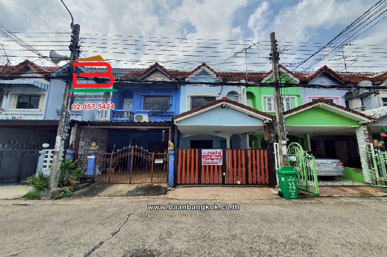 ทาวน์เฮาส์ หมู่บ้าน เค.ซี ร่มเกล้าวิลล์ เนื้อที่ 17.1 ตร.ว (ร่มเกล้า 18) ใกล้ใกล้วัดปากบึง(ร่มเกล้า ซ.20) แขวงแสนแสบ(คลองสอง) เขตมีนบุรี(แสนแสบ) กรุงเทพมหานคร