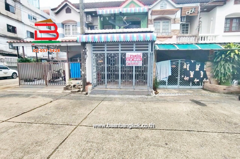ทาวน์เฮาส์ หมู่บ้าน พนาสนธิ์ 4  เนื้อที่ 16 ตรว. ถนนรามอินทรา แขวงบางชัน เขตคลองสามวา กรุงเทพมหานคร