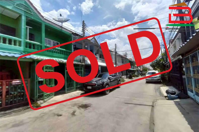 ทาวน์เฮาส์ หมู่บ้าน แอร์วิลล่า ลำลูกกา คลอง 2 เนื้อที่ 16 ตรว. ตำบลคูคต อำเภอลำลูกกา จังหวัดปทุมธานี