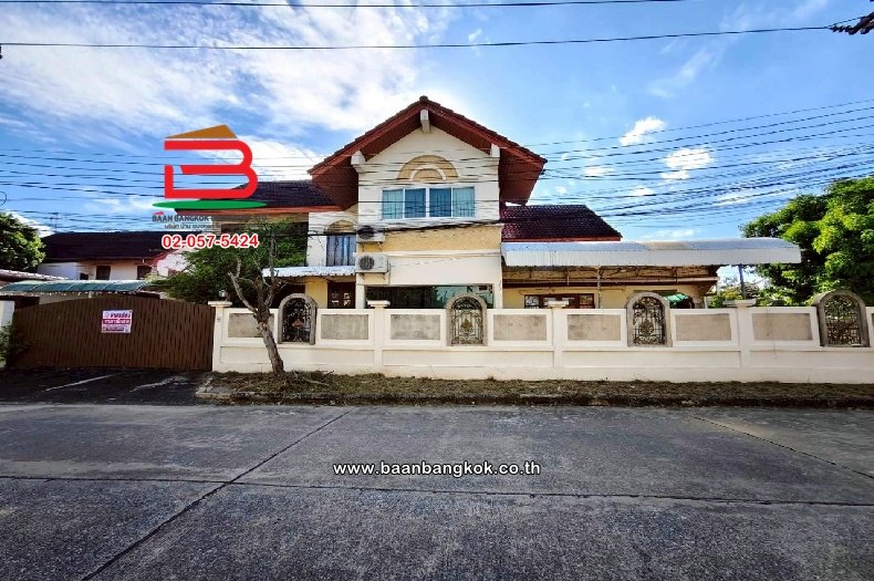 บ้านเดี่ยว หมู่บ้านเมืองเอก โครงการ 3 เนื้อที่ 89 ตร.ว ซอยพหลโยธิน 87,ซอยเอกรัตน์ 11 ตำบลหลักหก อำเภอเมืองปทุมธานี ปทุมธานี  