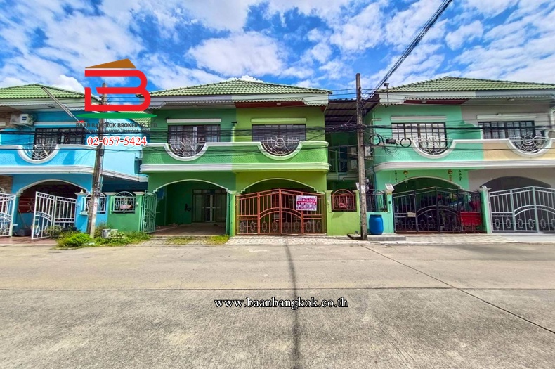 ทาวเฮาส์แฝด รุ่งกิจวิลล์ นิมิตรใหม่ 13 เนื้อที่ 21 ตรว. (ใกล้ตลาดมีนบุรี) แขวงทรายกองดิน เขตคลองสามวา 