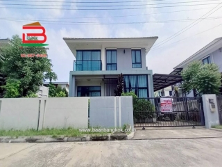 10990, บ้านเดี่ยว หมู่บ้าน ซิลเวอร์เลคพาร์ค ซอยสุวินทวงศ์ 78 เนื้อที่ 105.9 ตรว. แขวงลำผักชี เขตหนองจอก กรุงเทพมหานคร