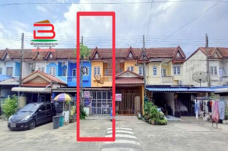 ทาวน์เฮาส์ หมู่บ้านฉัตรณรงค์ วิลล่า 5 เนื้อที่ 16 ตร.ว (สามแยกไฟแดง ถนนเส้นปท. 3004) ตำบลบึงคำพร้อย อำเภอลำลูกกา ปทุมธานี  