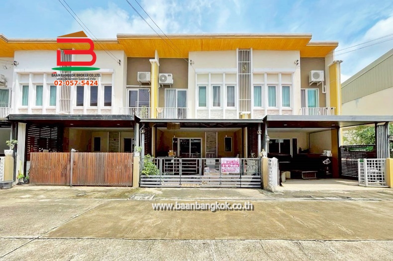 ทาวน์เฮาส์ หมู่บ้าน โกลเด้นทาวน์ วัชรพล-สุขาภิบาล 5 เนื้อที่ 21.5 ตรว. (ใกล้บิ๊กซี สุขาภิบาล5) ถนนสายไหม แขวงออเงิน เขตสายไหม