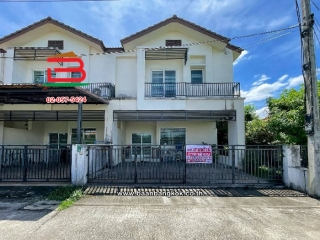 11117, ทาวน์เฮาส์ หมู่บ้านบุณฑริก นิวสไตล์ เนื้อที่ 35.3 ตร.ว ใกล้ตลาดกลางลาดสวาย ตำบลลาดสวาย อำเภอลำลูกกา ปทุมธานี   
