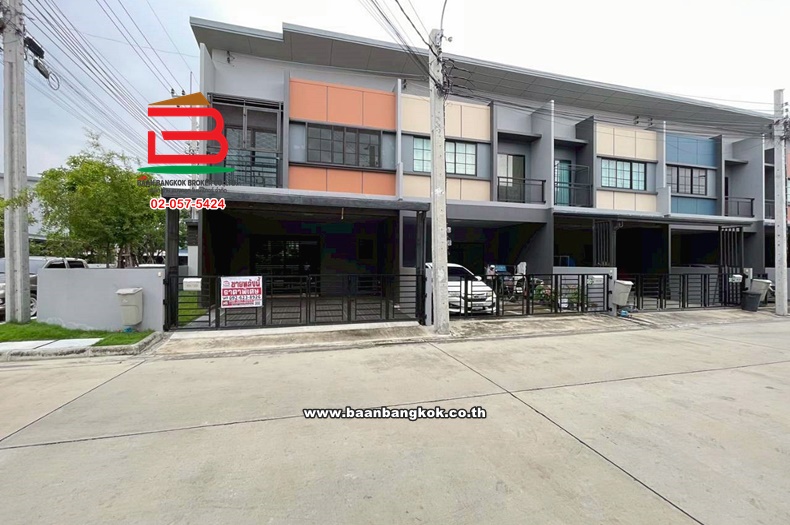 ทาวน์เฮาส์ หมู่บ้านสิริเพลส เวสต์เกต เนื้อที่ 29.8 ตร.ว ทำเลดี ใกล้เวนิวไอดี เวสต์เกต ตำบลบางแม่นาง อำเภอบางใหญ่ จังหวัดนนทบุรี