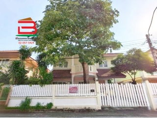 11326, บ้านเดี่ยว เนื้อที่ 58.8 ตร.ว. หมู่บ้าน ซิลค์ วิลเลจ (สายไหม 54) ใกล้ปตท.สายไหม 56 ถนนสายไหม แขวงสายไหม เขตสายไหม