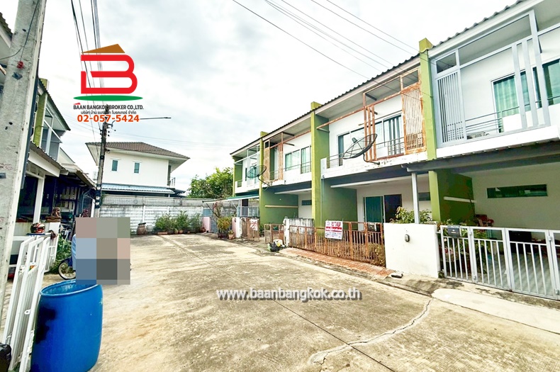 LINE_ALBUM_No. 011052 เดอะทรัสต์ทาวน์ วงแหวนลำลูกกา_251103_34