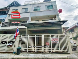 11156, ทาวน์โฮม เนื้อที่ 27.8 ตรว หมู่บ้านอยู่รวย ใกล้วัดลาดพร้าววัดใหม่เสนาวังหิน เขตลาดพร้าว กรุงเทพมหานคร