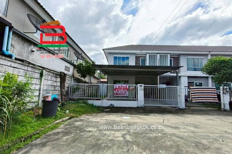 ทาวน์เฮ้าส์ 2 ชั้น หมู่บ้านพฤกษาวิลล์ 55/1 (แฟชั่นไอส์แลนด์) เนื้อที่ 28.6 ตรว. แขวงบางชัน เขตคลองสามวา