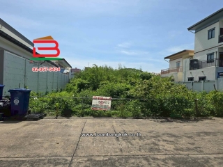 11391, ที่ดินเปล่า เนื้อที่ 94 ตร.ว. หมู่บ้านชุมชนเคหะร่มเกล้า (ซอย 76), ใกล้สำนักงานที่ดิน สาขาบึงกุ่ม ถนนรามคำแหง แขวงราษฎร์พัฒนา เขตสะพานสูง 