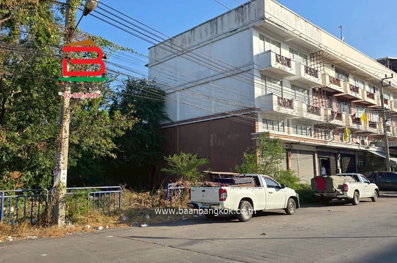 อาคารพาณิชย์ ทรัพย์รุ่งเรืองบางปู (ใกล้ BTS สายสีเขียวสถานีการเคหะ) เนื้อที่ 94.6 ตรว. ตำบลบางปูใหม่ อำเภอเมืองสมุทรปราการ จังหวัดสมุทรปราการ