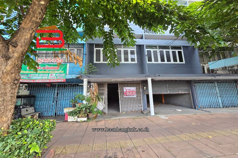 อาคารพาณิชย์ เนื้อที่ 28.9 ตรว. ใกล้วัดกลาง, ตลาดพระประแดง ถนนสุขสวัสดิ์ ตำบลบางพึ่ง อำเภอพระประแดง จังหวัดสมุทรปราการ