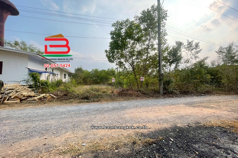 ที่ดินเปล่า เนื้อที่ 57 ตร.ว. ซอยอยู่รวยแลนด์ ถนนรังสิต-นครนายก ตำบลหนองสามวัง อำเภอหนองเสือ ปทุมธานี  