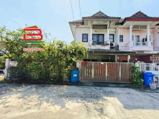 11604, ทาวน์เฮาส์ เนื้อที่ 37 ตร.ว. หมู่บ้านดิเอมเมอรัลด์พาร์ค 2 (ซอยสุขา 2) ถนนรัตนาธิเบศร์ ตำบลพิมลราช อำเภอบางบัวทอง นนทบุรี   