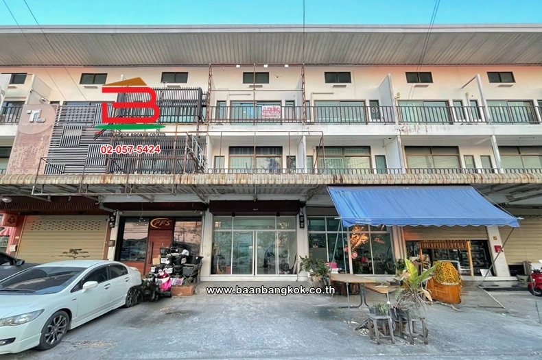 อาคารพาณิชย์ เนื้อที่ 19.5 ตร.ว. ในตลาดคลองสี่เมืองใหม่ ถนนรังสิต-นครนายก ตำบลคลองสี่ อำเภอคลองหลวง ปทุมธานี  