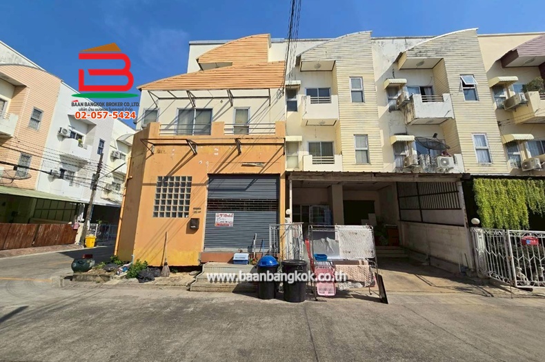 ทาวน์โฮม บ้านสวนราชา เนื้อที่ 25 ตรว. กรุงเทพกรีฑา ซอย 7 แขวงหัวหมาก เขตบางกะปิ