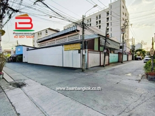 11609, ที่ดินพร้อมสิ่งปลูกสร้าง ซอยงามวงศ์วาน 9 แยก 3 เนื้อที่ 319 ตรว. ถนนงามวงศ์วาน ตำบลบางกระสอ อำเภอเมืองนนทบุรี จังหวัดนนทบุรี