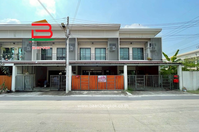 ทาวเฮ้าส์ 2 ชั้น รัชธานี 11 (ใกล้โรงพยาบาลมหาวชิราลงกรณธัญบุรี) เนื้อที่ 21.4 ตรว. ตำบลบึงน้ำรักษ์ อำเภอธัญบุรี จังหวัดปทุมธานี