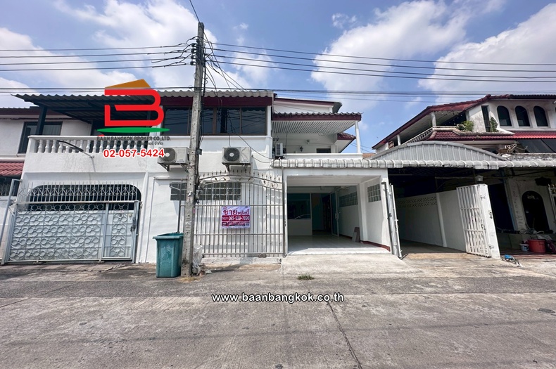 ขาย/เช่า บ้านแฝด เนื้อที่ 40 ตร.ว. หมู่บ้านปั้นทอง 3 ลาดปลาเค้า 76 แยก 3-14 ถนนลาดปลาเค้า แขวงอนุสาวรีย์ เขตบางเขน 