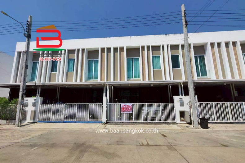 ทาวน์เฮ้าส์ เดอะพราวด์ (รามอินทรา-วงแหวน) ใกล้สถานีรถไฟฟ้าสายสีชมพู สถานีบางชัน เนื้อที่ 20.6 ตรว. แขวงบางชัน เขตคลองสามวา 