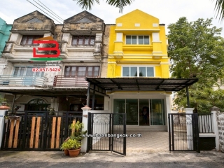 11952, ทาวน์โฮม เนื้อที่ 31 ตร.ว. หมู่บ้านเกษราคลาสสิคโฮม (ซ.11), (ซอยเสรีไทย 81/2) ถนนรามอินทรา แขวงคันนายาว เขตคันนายาว 