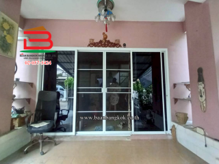 4-Photoroom