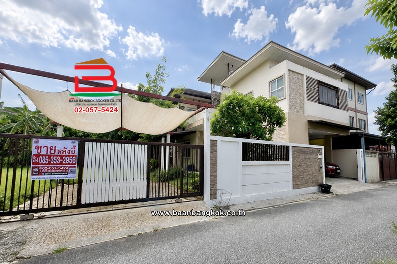 บ้านเดี่ยว+สำนักงาน เนื้อที่ 241 ตร.ว. ซอย รัชดาภิเษก 52  (หมู่บ้านซิเมนต์ไทย) แขวงลาดยาว เขตจตุจักร