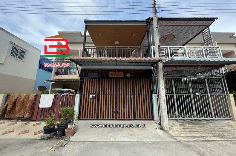 ทาวน์โฮม 2 ชั้น เนื้อที่ 20 ตร.ว. หมู่บ้านตะวันทอง 3 ซอย 2 (ซอยเพชรเกษม 69) ถนนเพชรเกษม แขวงหนองแขม เขตหนองแขม  
