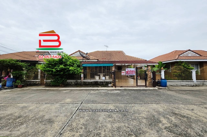 บ้านเดี่ยว ชั้นเดียว เนื้อที่ 52.5 ตร.ว. หมู่บ้านซื่อตรง (รังสิตคลอง 3 ซอย 34) ถนนรังสิต-นครนายก ตำบลบึงยี่โถ อำเภอธัญบุรี ปทุมธานี    