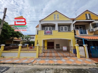 12551, ทาวน์เฮาส์ 2 ชั้น (หลังมุม) เนื้อที่ 35 ตร.ว. หมู่บ้าน อู่ทองเพลส 4 ซอยเปียนนท์ ถนนลำลูกกา ตำบลคูคต อำเภอลำลูกกา ปทุมธานี    
