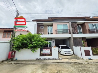 12603, ทาวน์โฮม 2 ชั้น (หลังริม) เนื้อที่ 28.4 ตร.ว. เดอะ ฟรอนท์ วัชรพล : The Front Watcharaphon ซอยคุณพ่อลบนาคอุไร ถนนวัชรพล แขวงท่าแร้ง เขตบางเขน  