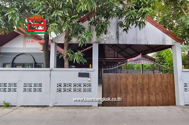 บ้านเดี่ยว เนื้อที่ 60 ตร.ว. ซอยไสวประชาราษฎร์ 17 (ใกล้ตลาดเอซีคลอง 4) ถนนพหลโยธิน ตำบลลาดสวาย อำเภอลำลูกกา จังหวัดปทุมธานี